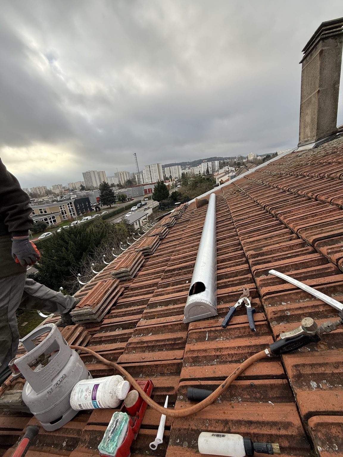 Soudure sur gouttière zinc